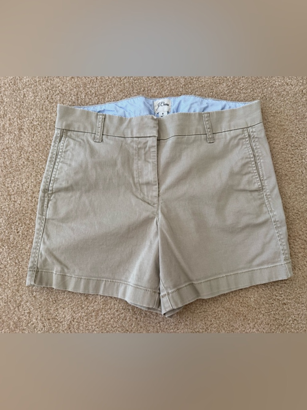 J Crew 4” chino khaki shorts size 8 in very good condition